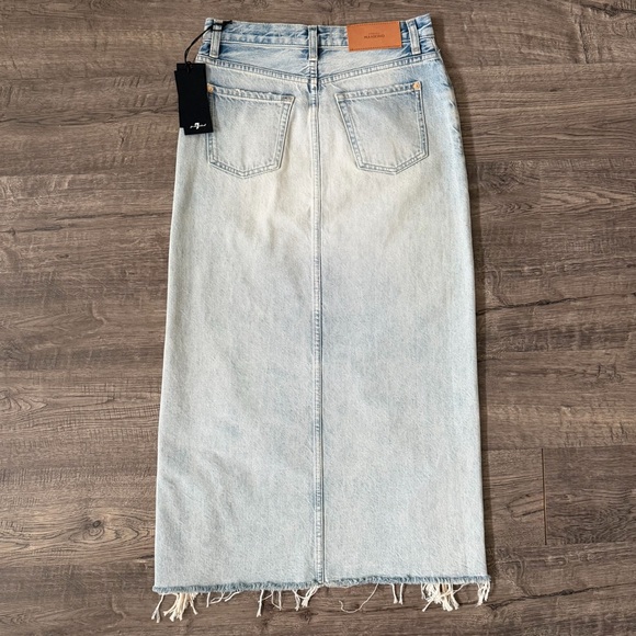 7 For All Mankind Denim Midi Skirt Asymmetrical Raw Hem NWT Size 25 Peaches - Picture 3 of 13